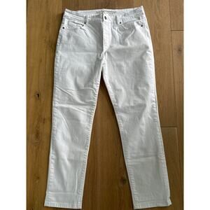 Soft Surroundings White Pull On Straight Jeans